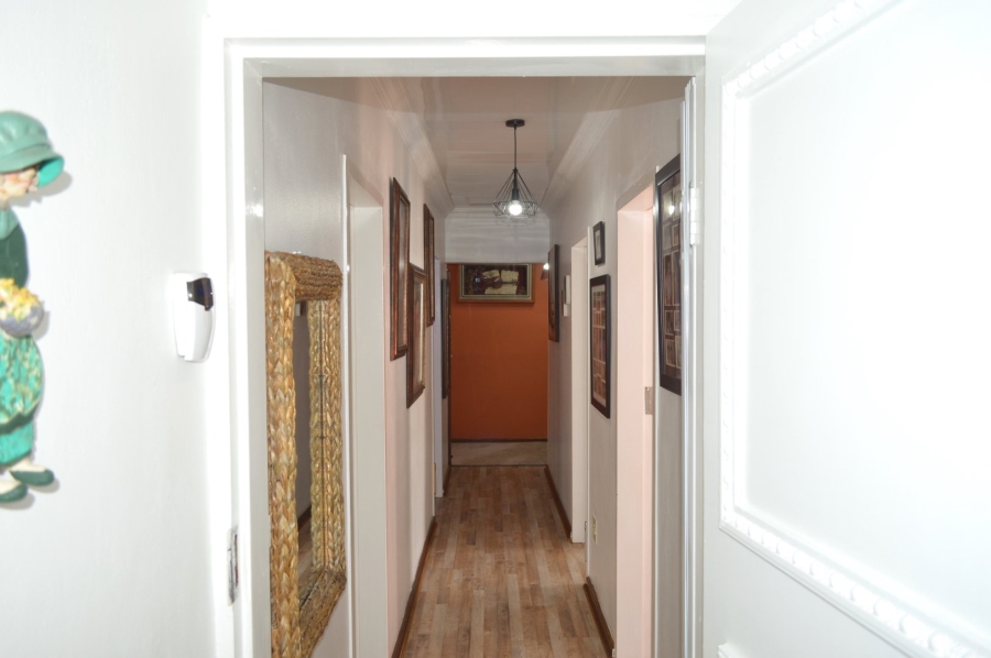 6 Bedroom Property for Sale in Doringkruin North West